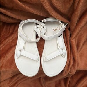 Teva White Sandals Hurricane Sandals Size 10 *Brand New*
